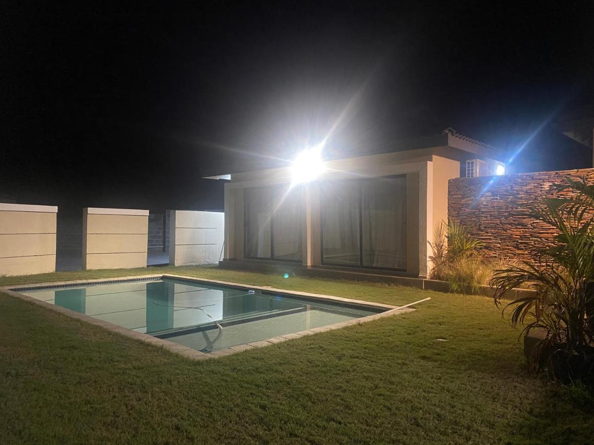 Impongo Royal Lodge Richardsbaai Buitenkant foto