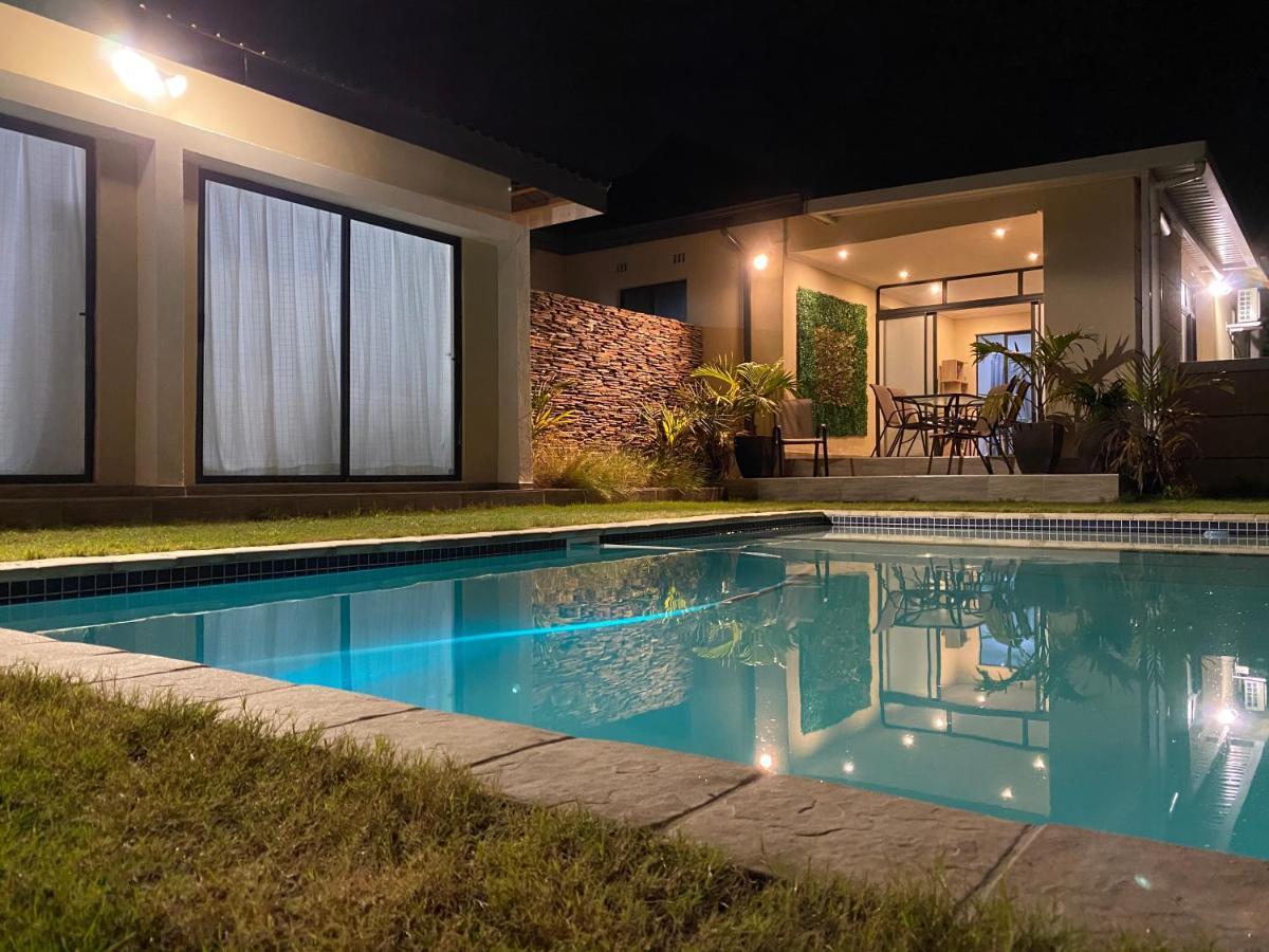 Impongo Royal Lodge Richardsbaai Buitenkant foto