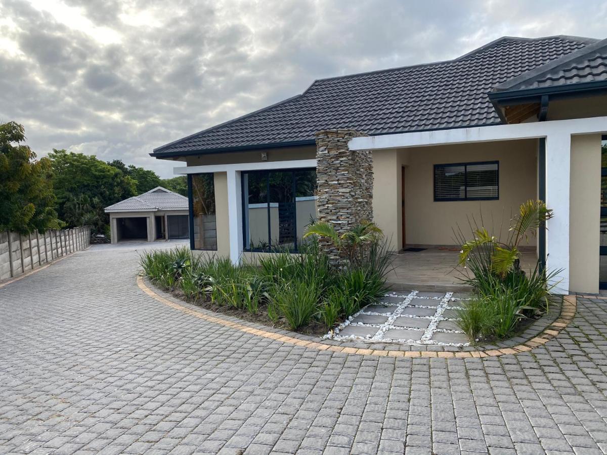 Impongo Royal Lodge Richardsbaai Buitenkant foto