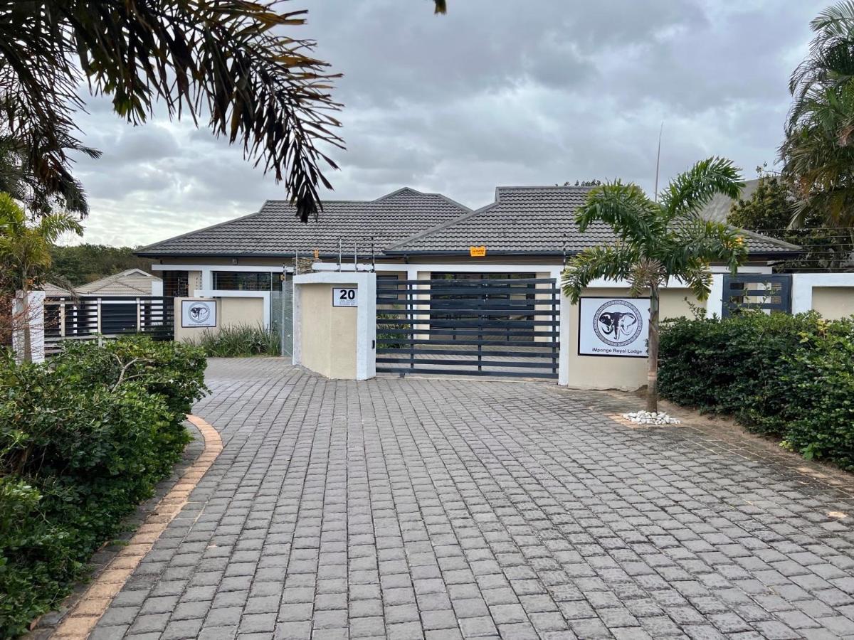 Impongo Royal Lodge Richardsbaai Buitenkant foto